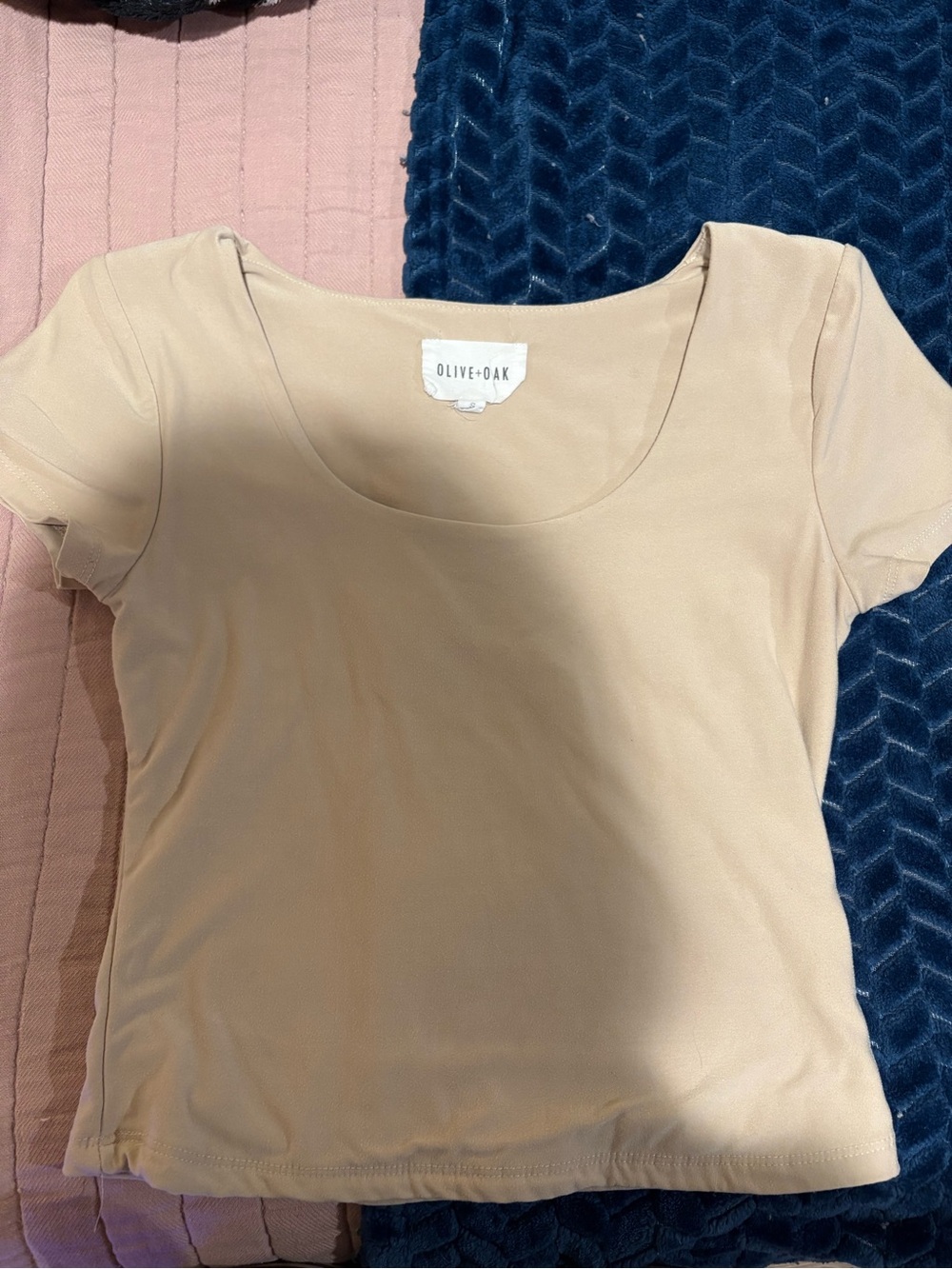 Olive & Oak Beige Scoop Neck Short Sleeve Top